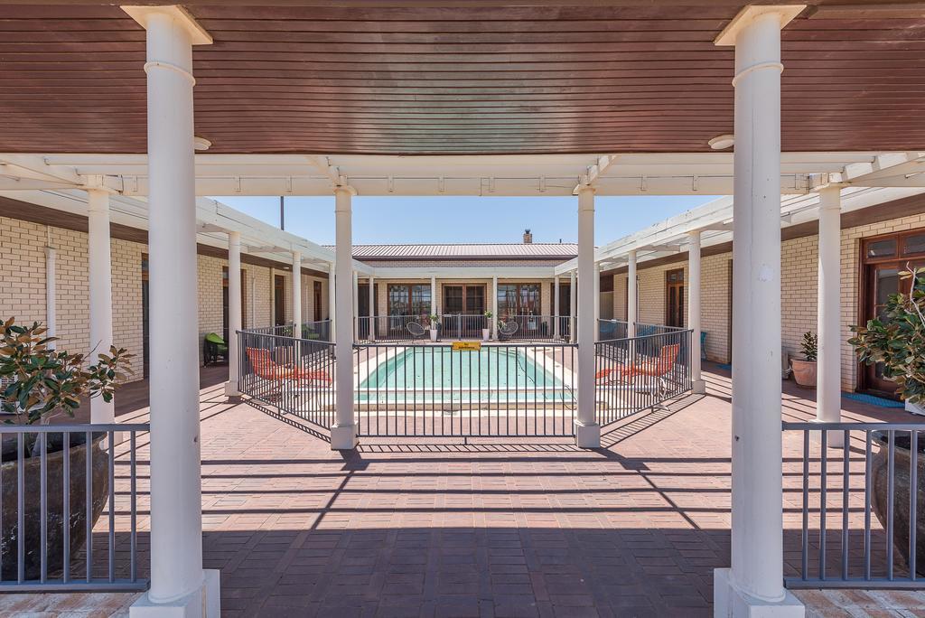 Fairway Manor Accommodation نورثام الغرفة الصورة