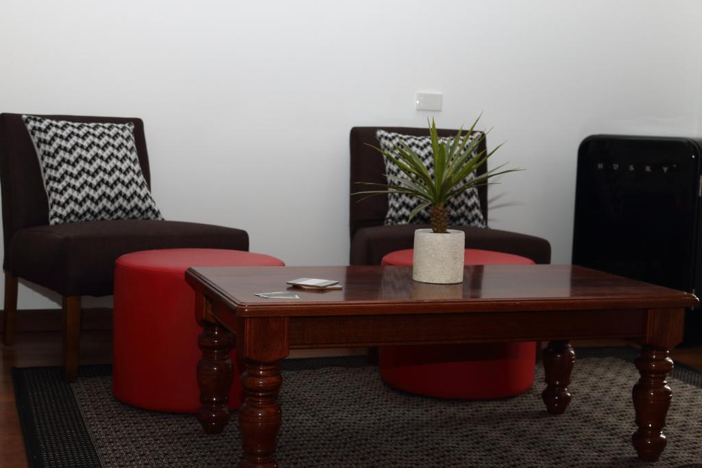 Fairway Manor Accommodation نورثام المظهر الخارجي الصورة