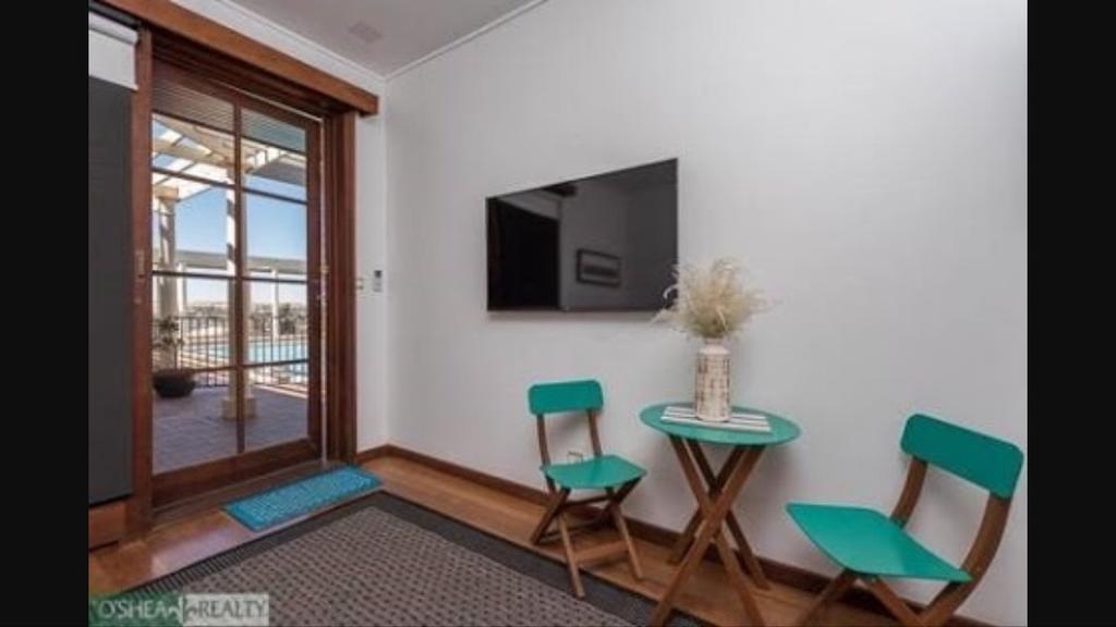 Fairway Manor Accommodation نورثام المظهر الخارجي الصورة