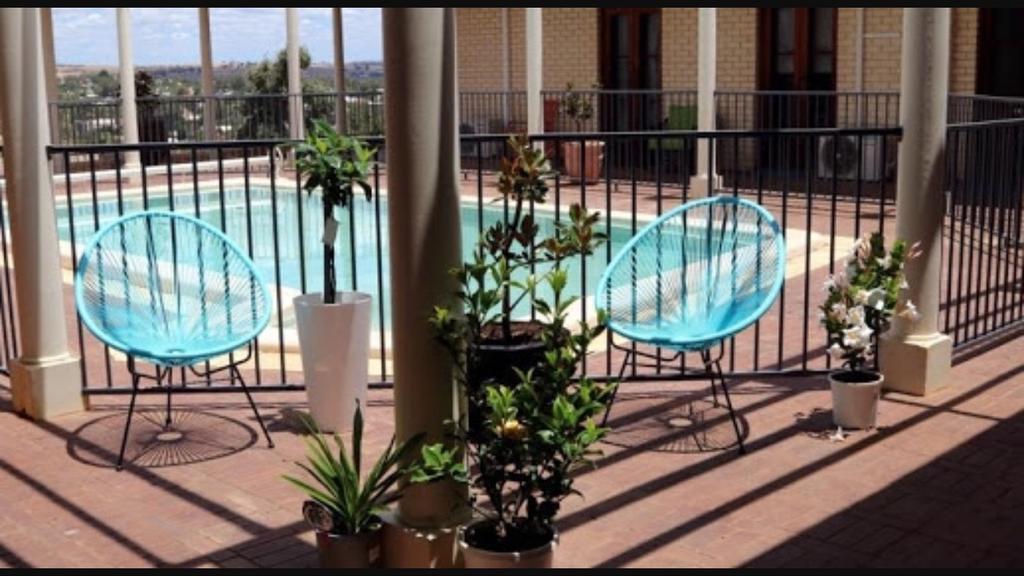 Fairway Manor Accommodation نورثام المظهر الخارجي الصورة
