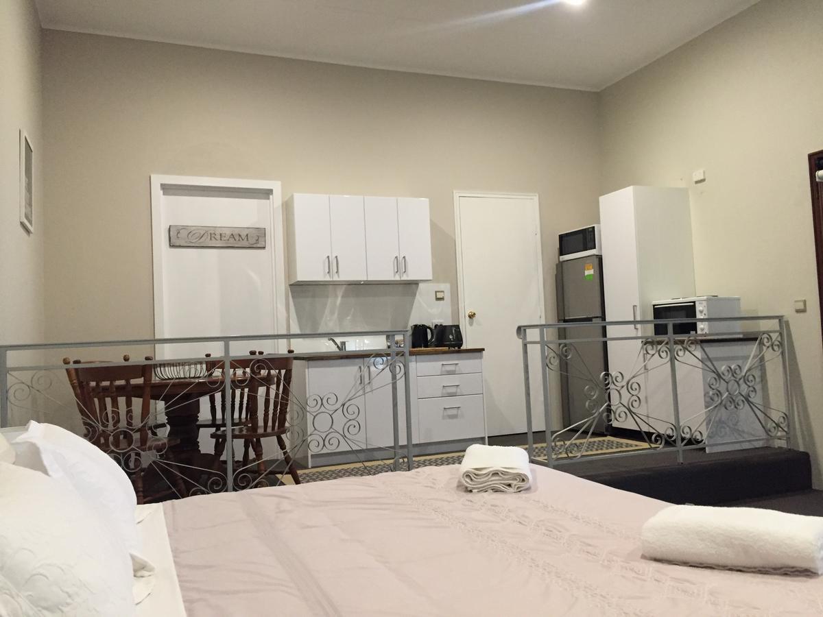 Fairway Manor Accommodation نورثام المظهر الخارجي الصورة