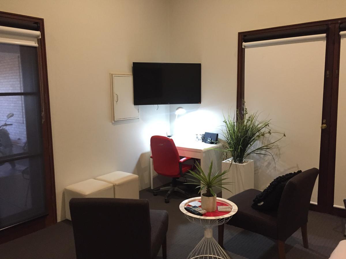 Fairway Manor Accommodation نورثام المظهر الخارجي الصورة