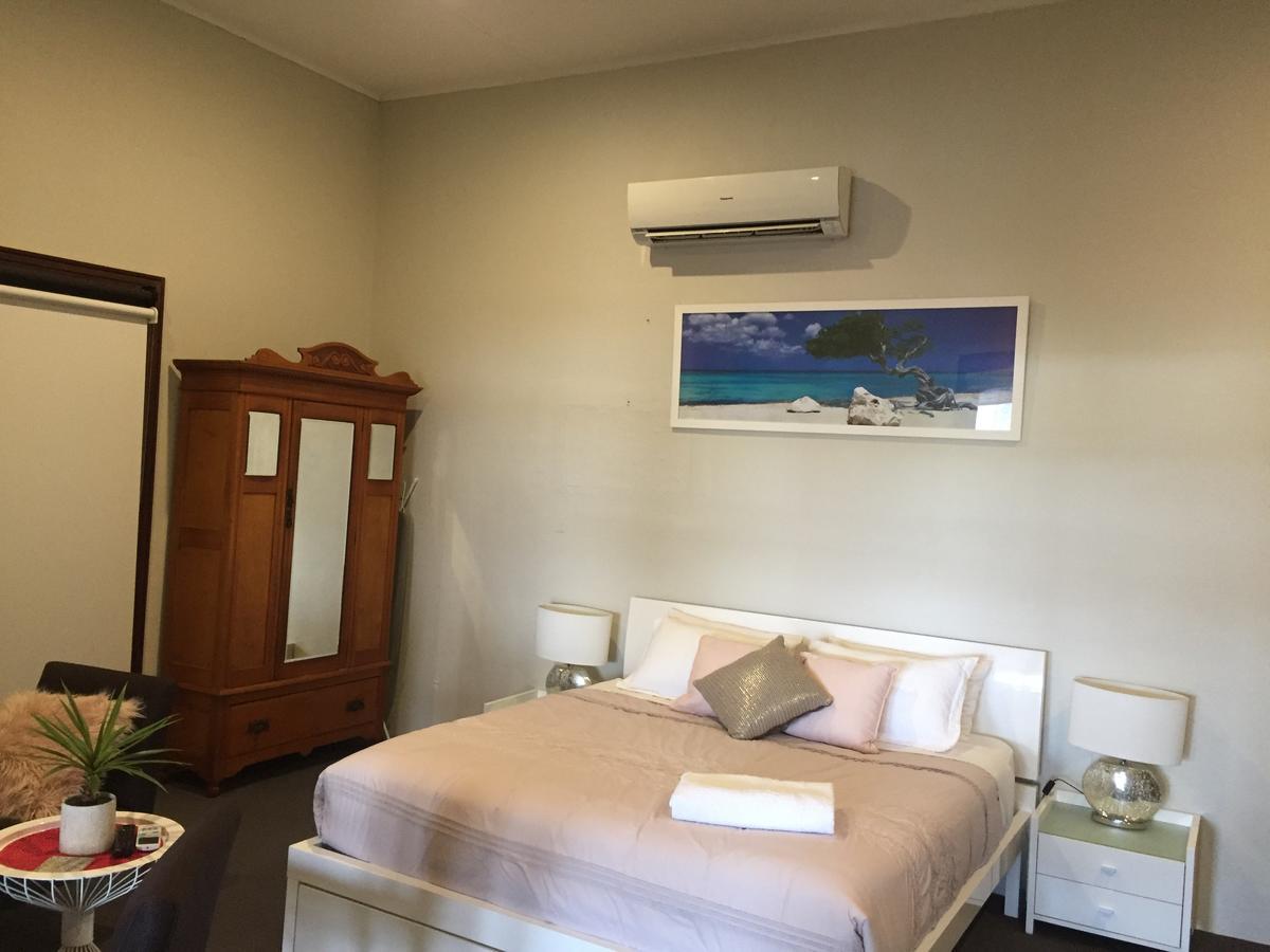Fairway Manor Accommodation نورثام المظهر الخارجي الصورة